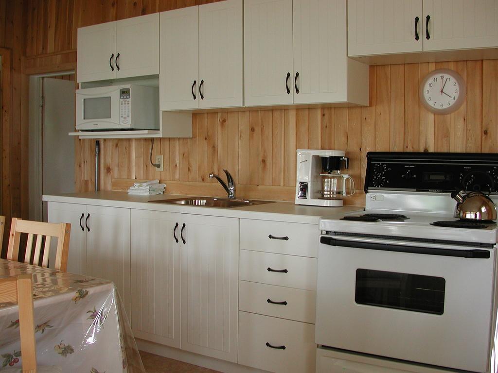 Birch Cliff Lodge On Baptiste Lake Highland Grove Habitación foto